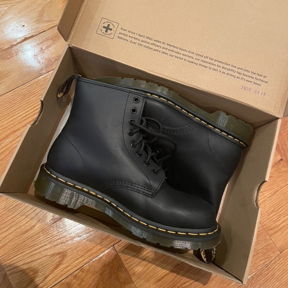 Dr. Martens 1460 Smooth Leather Lace Up Boots